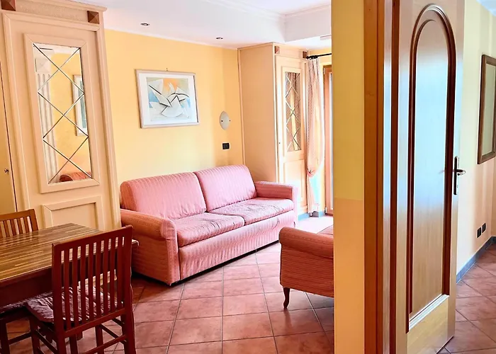 Apartment With 4 Rooms And Garden, Cleaning Included