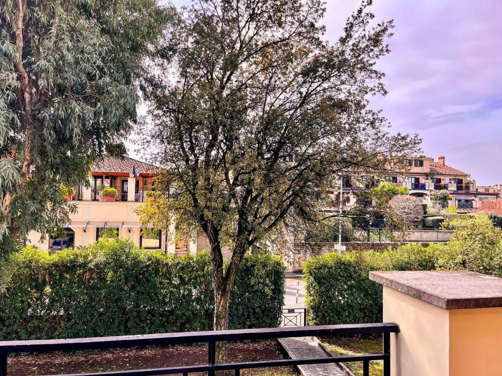 Casa vacanze With 4 And Garden, Cleaning Included Roma